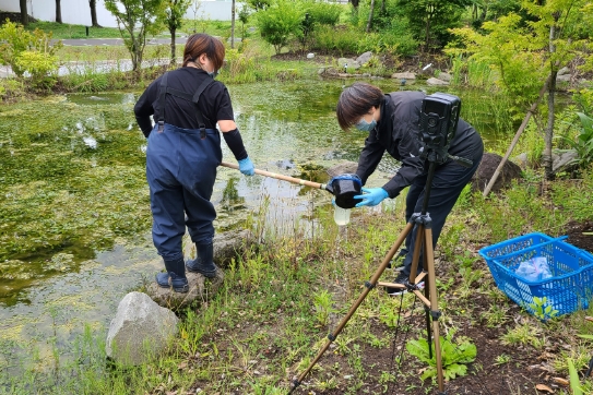 採水の様子