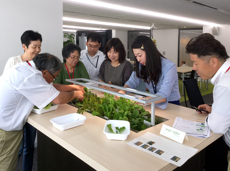 野菜を育てながら打ち合わせ?!