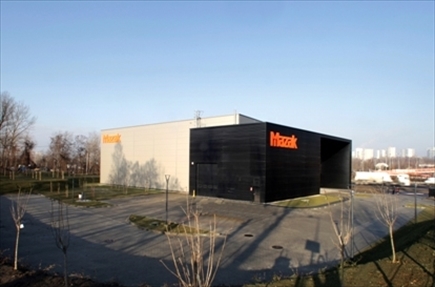 YAMAZAKI MAZAK U.K.LTD. MAZAK EUROPEAN TECHNOLOGY CENTER